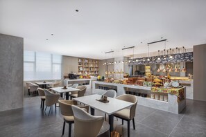 Desayuno buffet (CNY 59 por persona) 