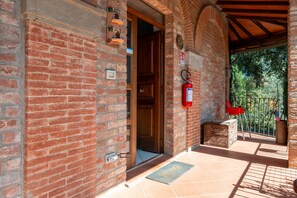 Exterior detail - Apartment 'Isidora' with Private Garden, Wi-Fi and Air Conditioning (Acquaviva)