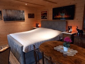 1 Schlafzimmer, BĂŒgeleisen/BĂŒgelbrett, kostenloses WLAN, BettwĂ€sche