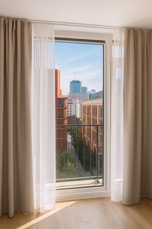Penthouse Eksklusif, pemandangan kota | Tirai kedap cahaya, kedap suara, setrika/meja setrika, dan Wi-Fi gratis