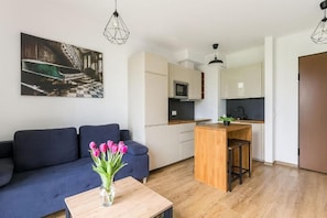 Apartamento luxo, vista para o jardim | Cortinas blackout, quartos à prova de som, ferros/tábuas de passar roupa