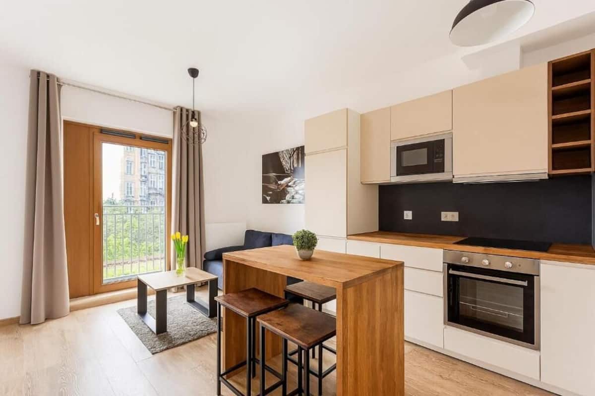 Apartamento luxo, vista para o jardim | Cortinas blackout, quartos à prova de som, ferros/tábuas de passar roupa