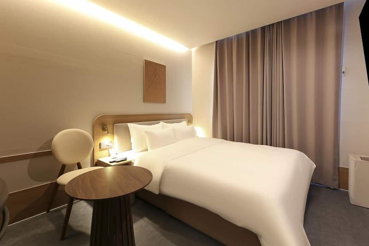 Superior King Room | Con stile personalizzato, con arredamento individuale, una scrivania