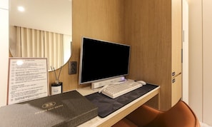 Deluxe King Room | Individuell dekoriert, individuell eingerichtet, Schreibtisch