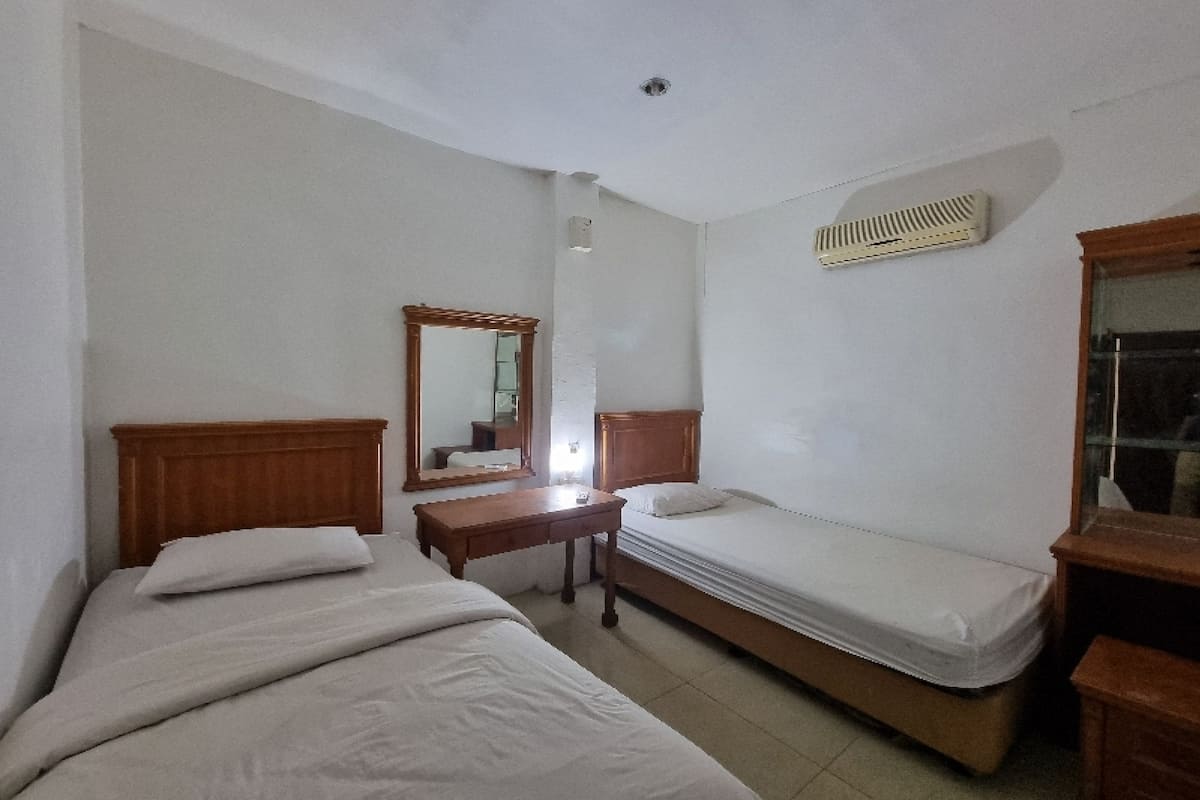 Standard Twin Room | Free WiFi, bed sheets