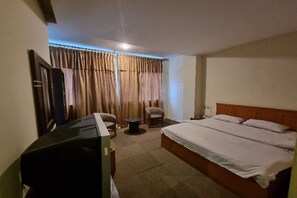 标准套房 | 免费 WiFi、床单