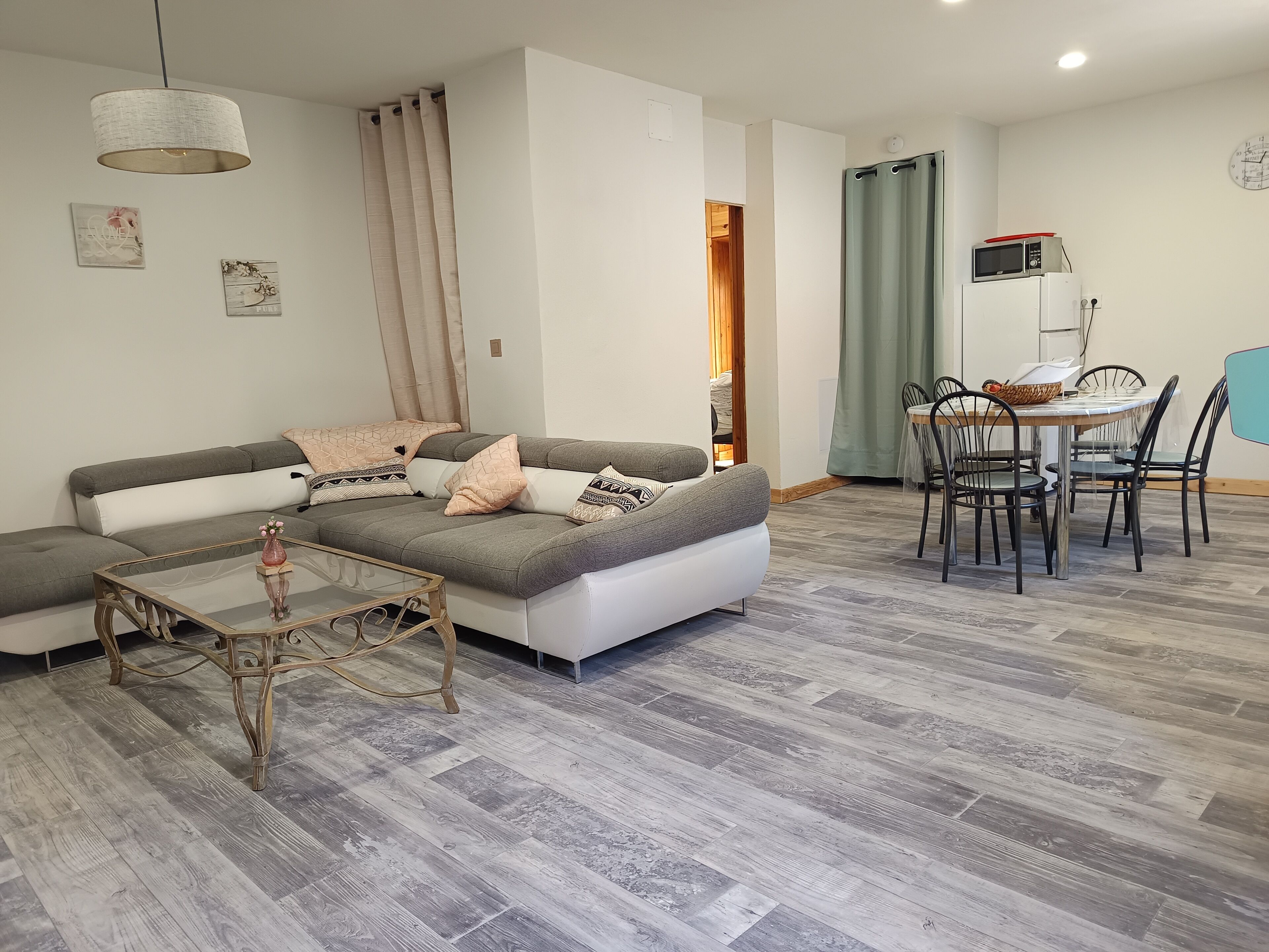 Télévision, jeux vidéo, chaîne hi-fi