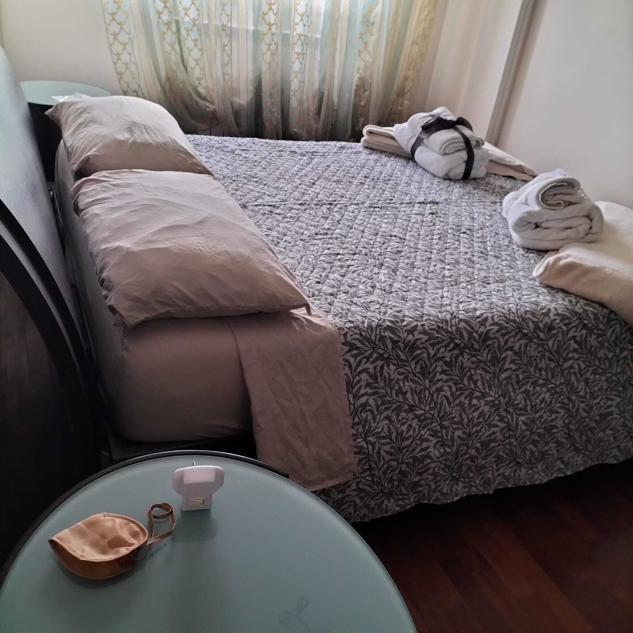 2 bedrooms, in-room safe, iron/ironing board, free WiFi