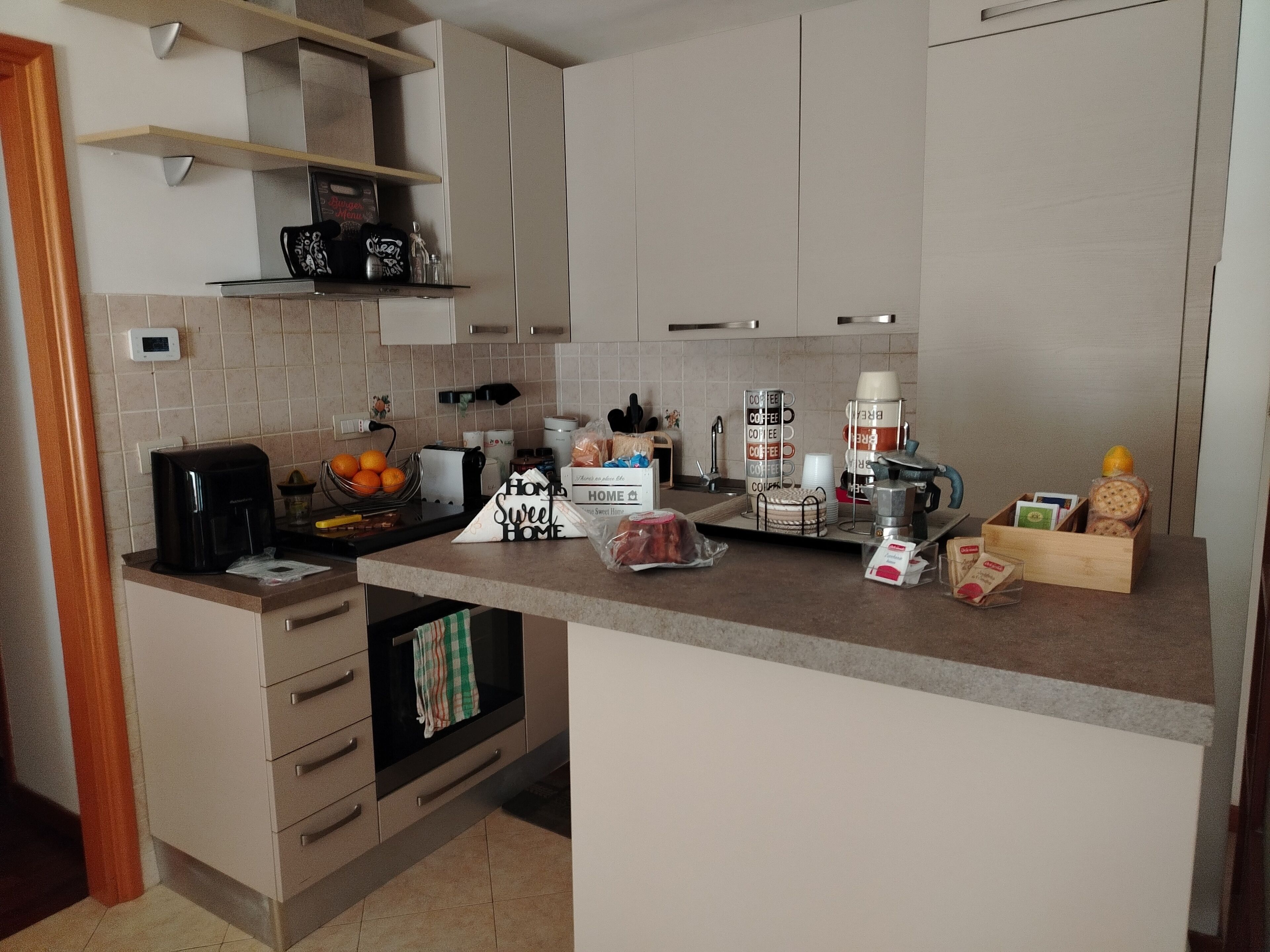 Kühlschrank, Ofen, Herdplatte, Geschirrspüler