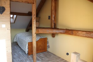 1 bedroom, iron/ironing board, WiFi, bed sheets