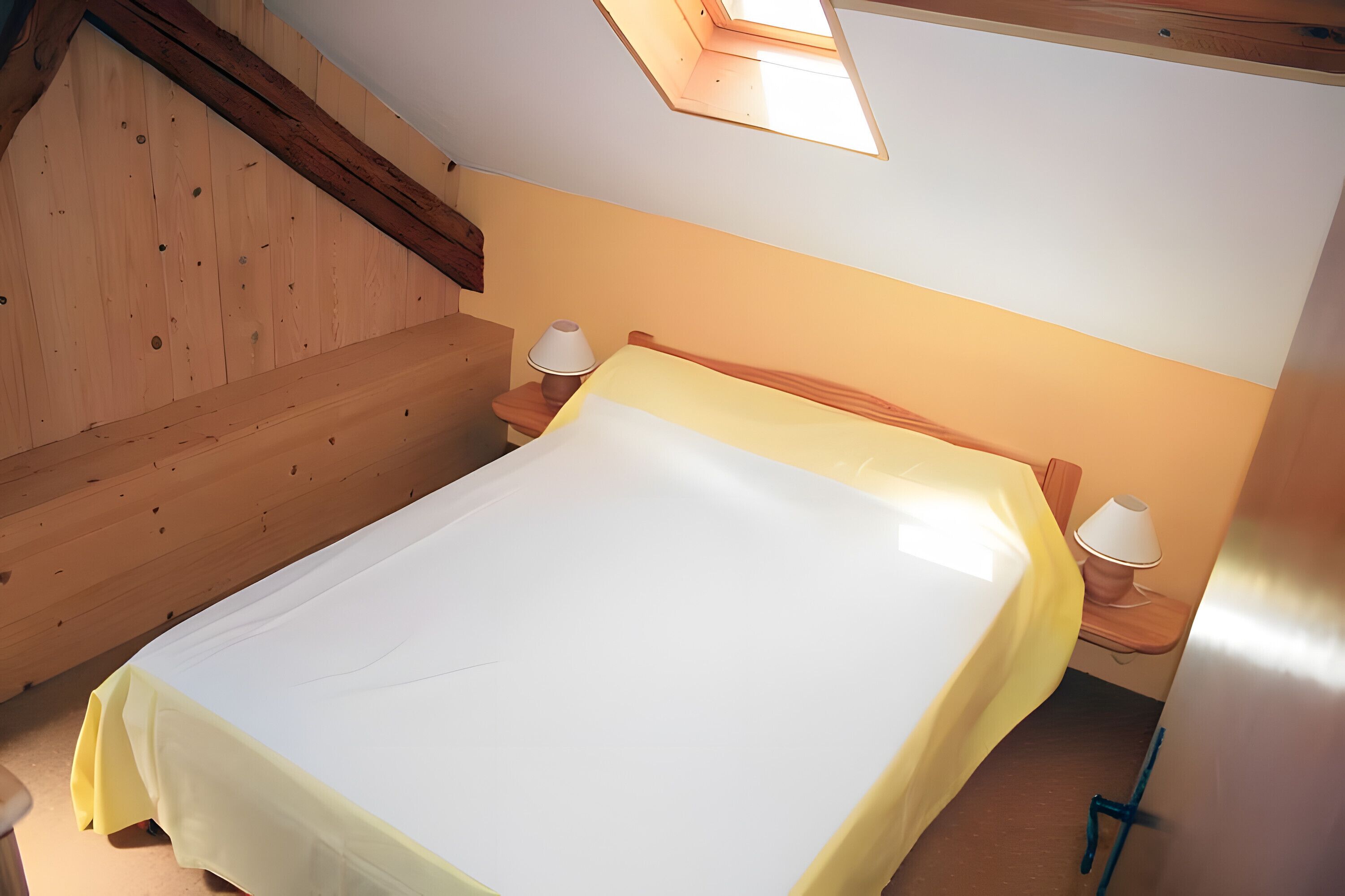 1 chambre, fer et planche à repasser, Wi-Fi, draps fournis