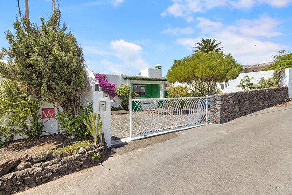 Property grounds - Villa Los Aljibes by Escape Home (Tías)