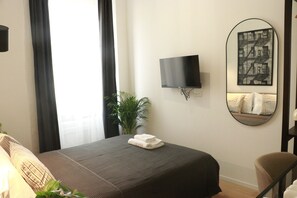 Classic Single Room | In-room safe, iron/ironing board, free WiFi