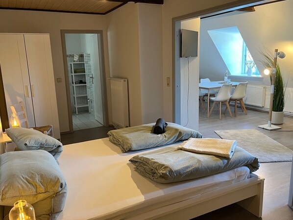 1 Schlafzimmer, Reisekinderbett, kostenloses WLAN, Bettwäsche