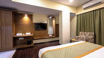 Premium bedding, memory foam beds, in-room safe, desk