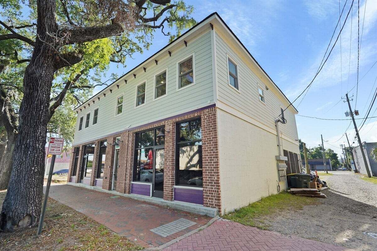 Charming exterior with inviting curb appeal in the heart of historic Savannah.