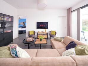 2 slaapkamers, een strijkplank/strijkijzer, beddengoed