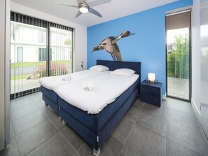 2 habitaciones, tabla de planchar con plancha y ropa de cama 