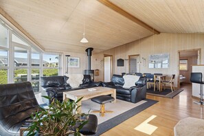 Interior - Spacious holiday home near fjord beach (Vinderup)