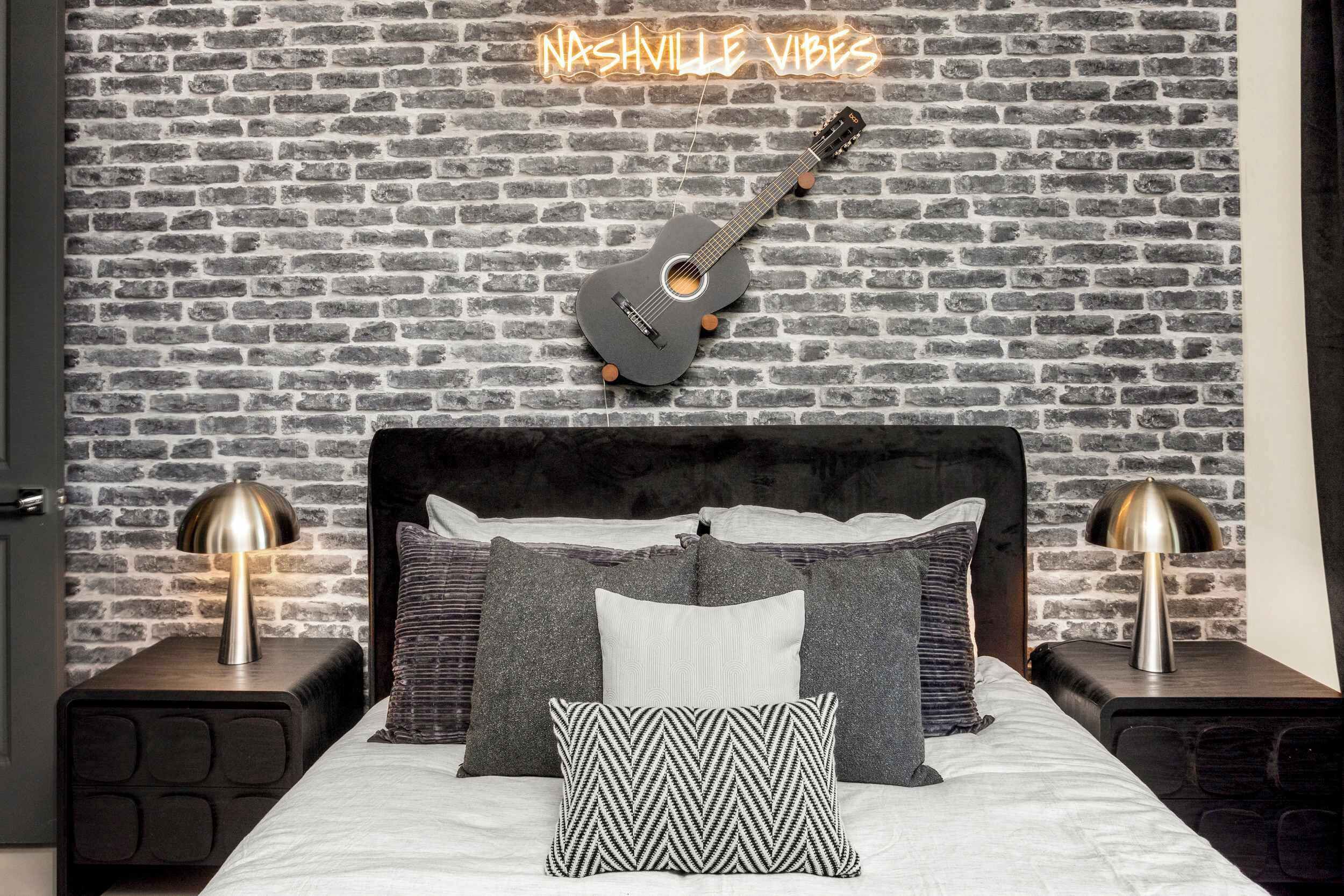 4 bedrooms, iron/ironing board, travel cot, WiFi