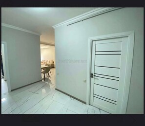 Blackout drapes, free WiFi