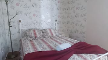 2 bedrooms, bed sheets