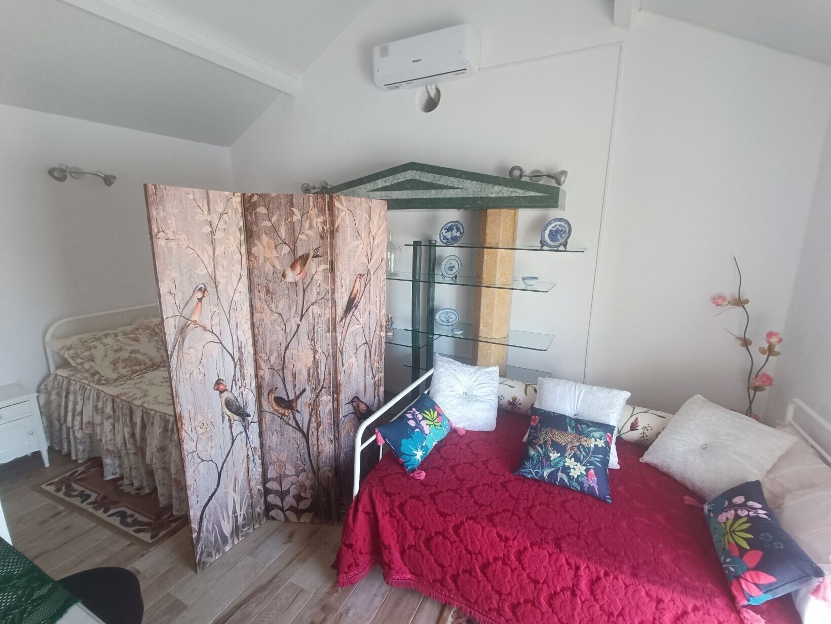 1 habitación y ropa de cama 