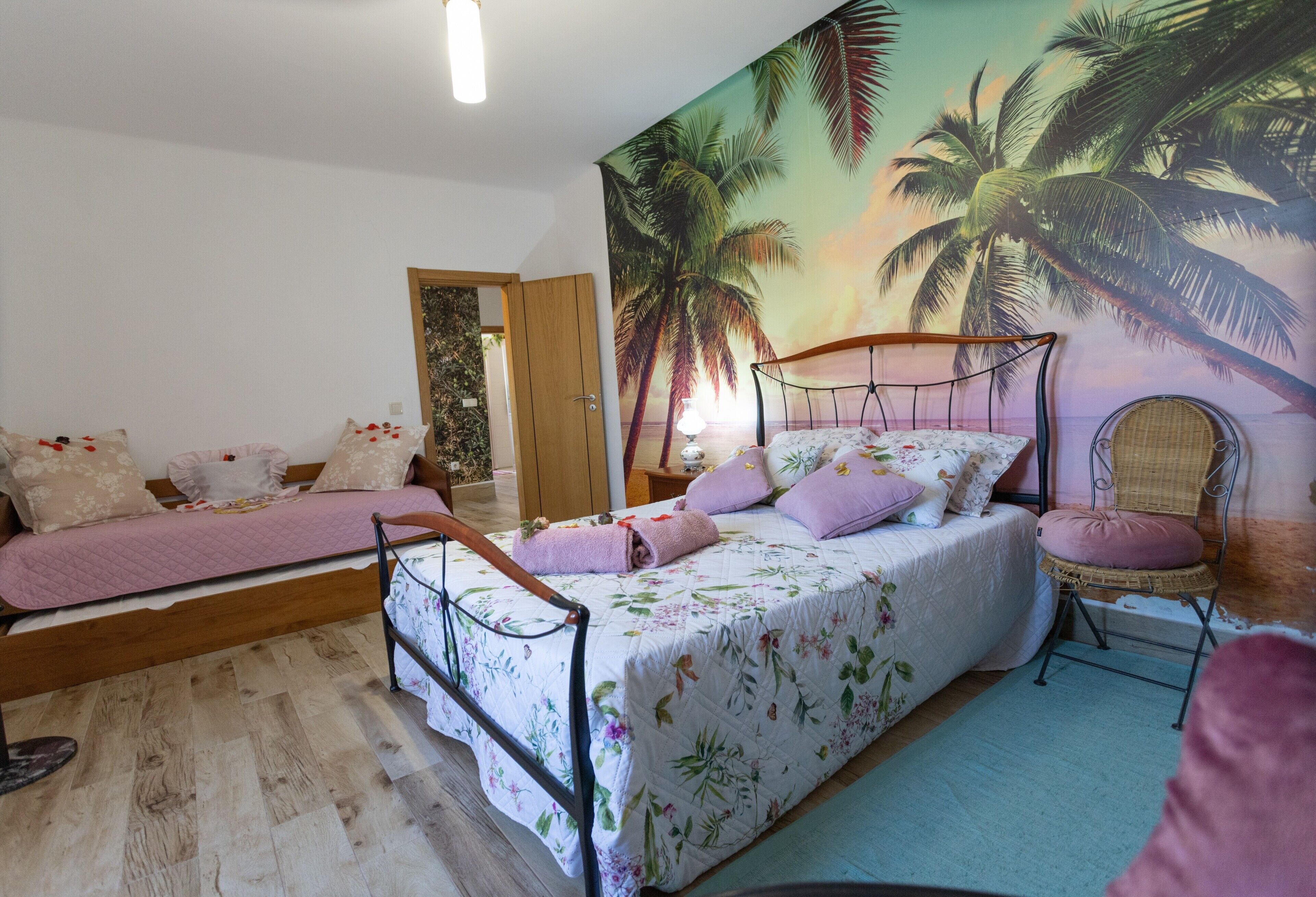 3 chambres, fer et planche à repasser, draps fournis