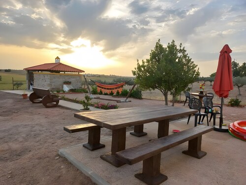 Casa De Campo Das Oliveiras mit privater Terrasse, Gemeinschaftsgarten und Klimaanlage