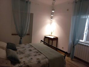 3 bedrooms, iron/ironing board, bed sheets - Country House Das Oliveiras with Private Terrace, Shared Garden and Air Conditioning (Idanha-a-Nova)