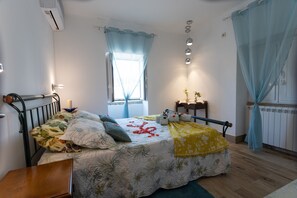 3 chambres, fer et planche à repasser, draps fournis