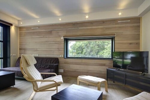 Gîte 2 bungalows, wooded, enclosed and secure grounds.