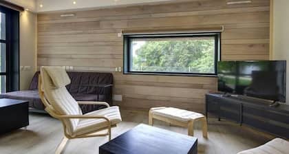 Gîte 2 bungalows, wooded, enclosed and secure grounds.