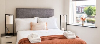 Spacious 3-Bed Seaside Retreat – Walk to Beach, Sleeps 6, Free Parking