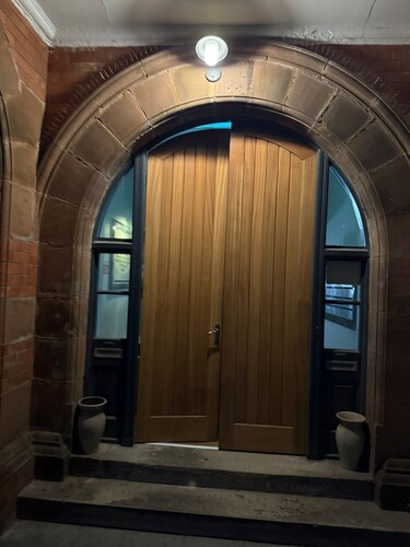 Spacious 3-Bed Seaside Retreat – Walk to Beach, Sleeps 6, Free Parking