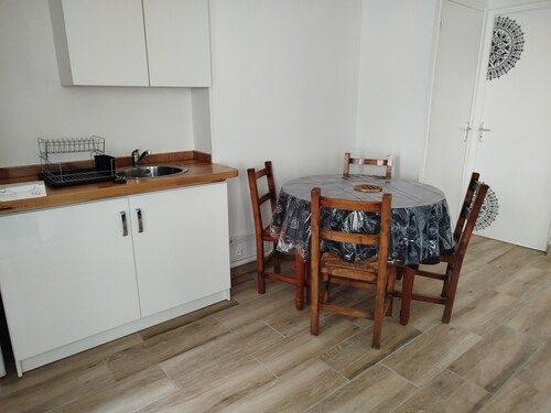 Appartement rénové au calme dans un village viticole. A 15min d'Auxerre.