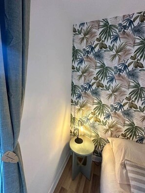 1 habitación, tabla de planchar con plancha, wifi y ropa de cama 