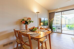 City appartement, balkon | Privékeuken | Een waterkoker