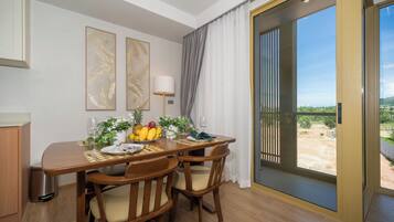 Apartemen | Area keluarga | TV layar datar