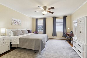 3 Schlafzimmer, Schreibtisch, Bügeleisen/Bügelbrett, kostenloses WLAN