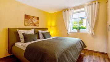 1 habitación, tabla de planchar con plancha, wifi y ropa de cama