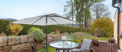 تناول الطعام بالخارج