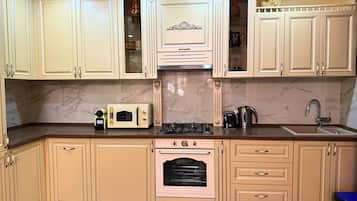 Microwave, oven, stovetop, dishwasher