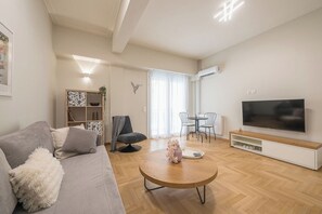 Iron/ironing board, free WiFi - Megaron Suite by Cloudkeys (Athens)