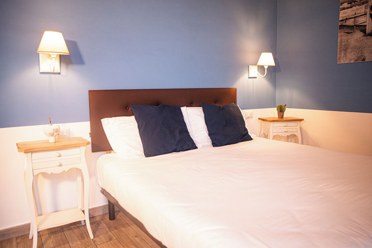 11 NEREIDE Camera doppia classica, vista cortile | Minibar, in-room safe, iron/ironing board, free WiFi