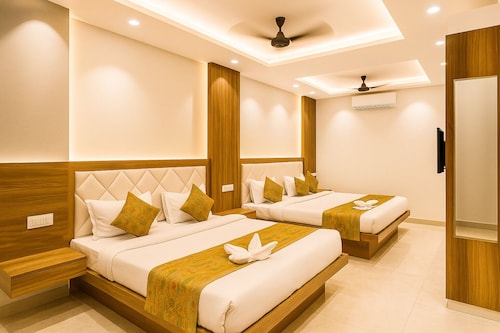 Hotel BN&K Grand Varanasi