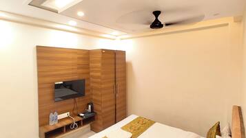 Deluxe Double Room, Air conditioning | View from room