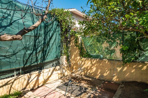 Maison de Vacances 'Sud Sardinia 15' avec Vue sur la Montagne, Jardin Privé et Wi-Fi
