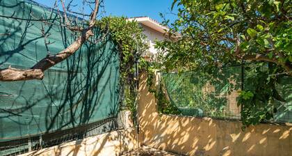 Maison de Vacances 'Sud Sardinia 15' avec Vue sur la Montagne, Jardin Privé et Wi-Fi