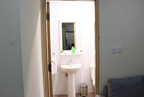 Bathroom - The Cate House Hotel (Lagos)